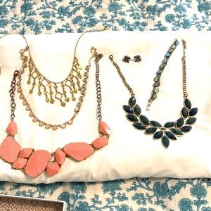 Assorted jewellery